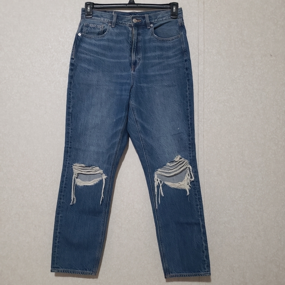 AMERICAN EAGLE....Distressed highest rise mom Blue Denim Jeans...size:6